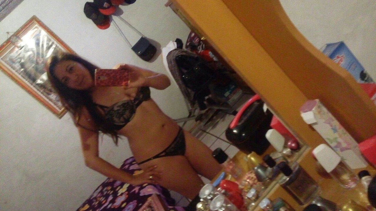 Fotos Porno de Latinas de Toda una MILF la Zele