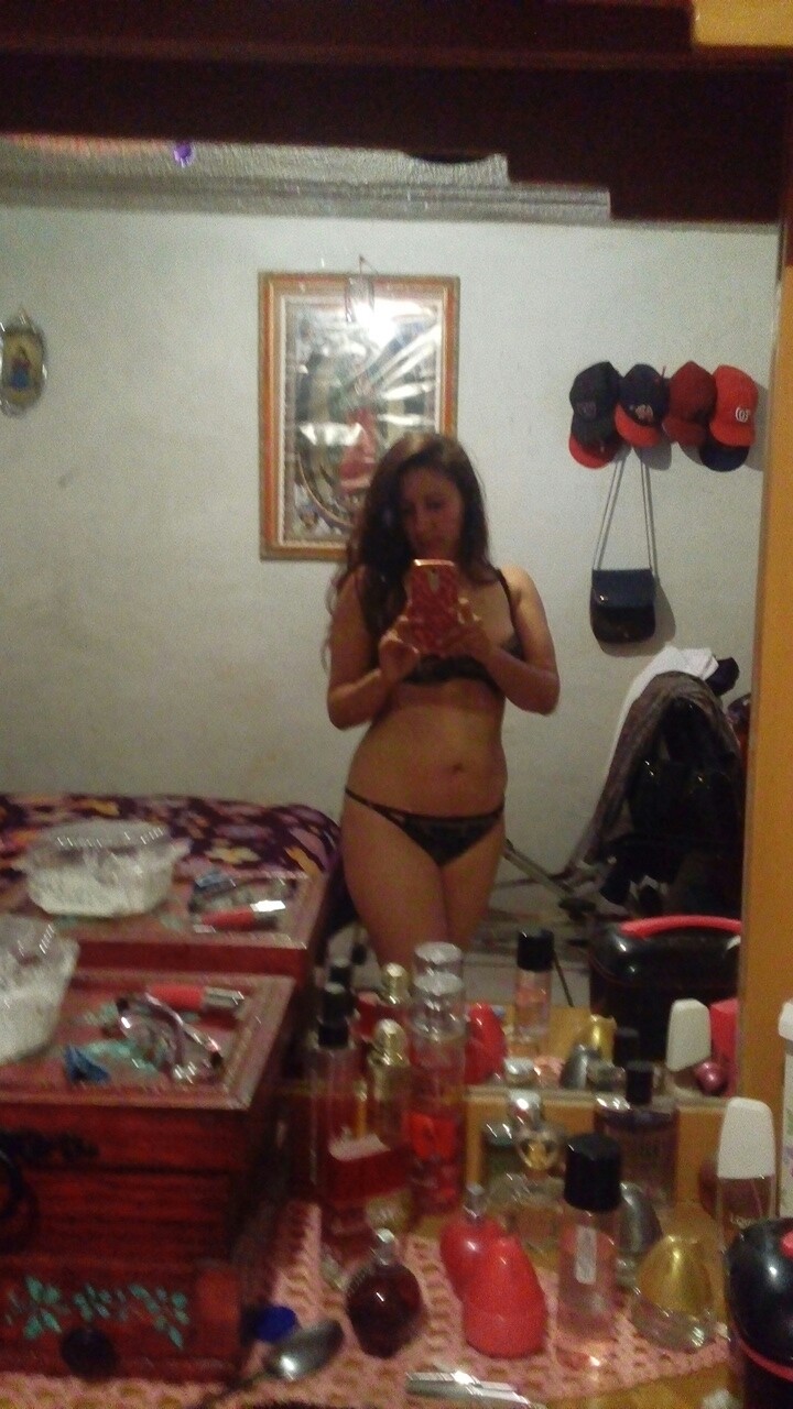 Fotos Porno de Latinas de Toda una MILF la Zele