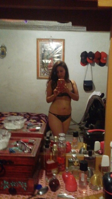 Fotos Porno de Latinas de Toda una MILF la Zele