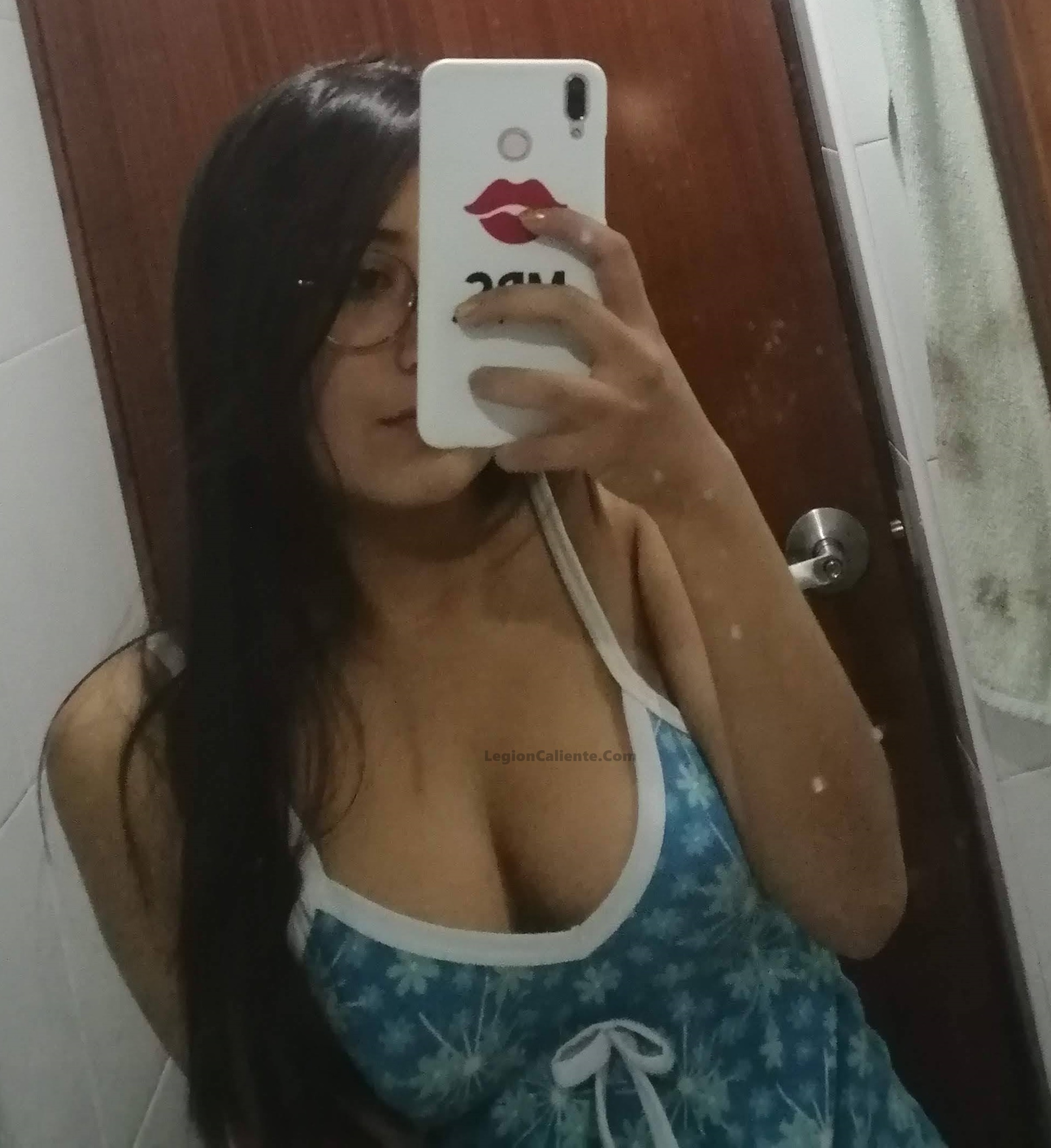 Fotos Porno de Adolescentes de Putipobre en lencería muestra tetitas