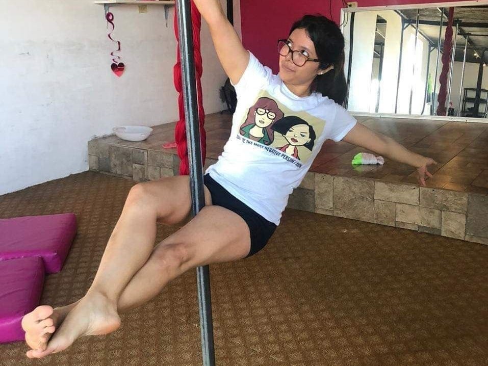 Fotos Porno de Adolescentes de Adolescente perversa #50 bailarina de pole dance